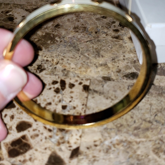 New Coach Enameled Heart Bangke Bracelet - Picture 12 of 14